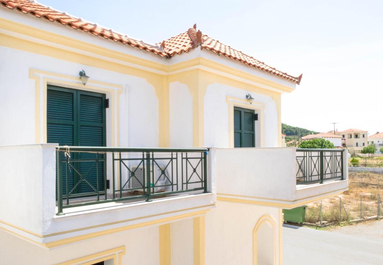 Irides Apartments Megalochori  Dış mekan fotoğraf