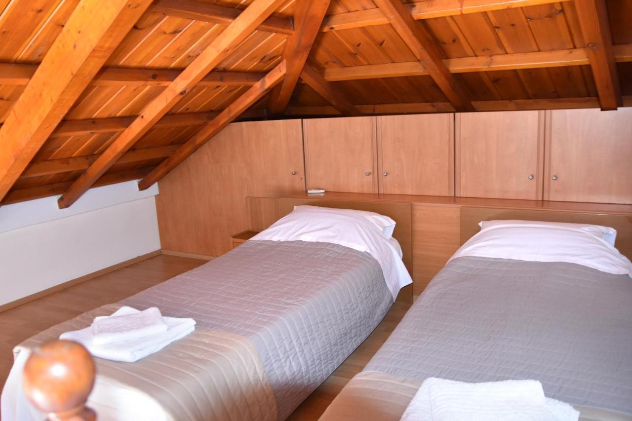 Irides Apartments Megalochori  Dış mekan fotoğraf