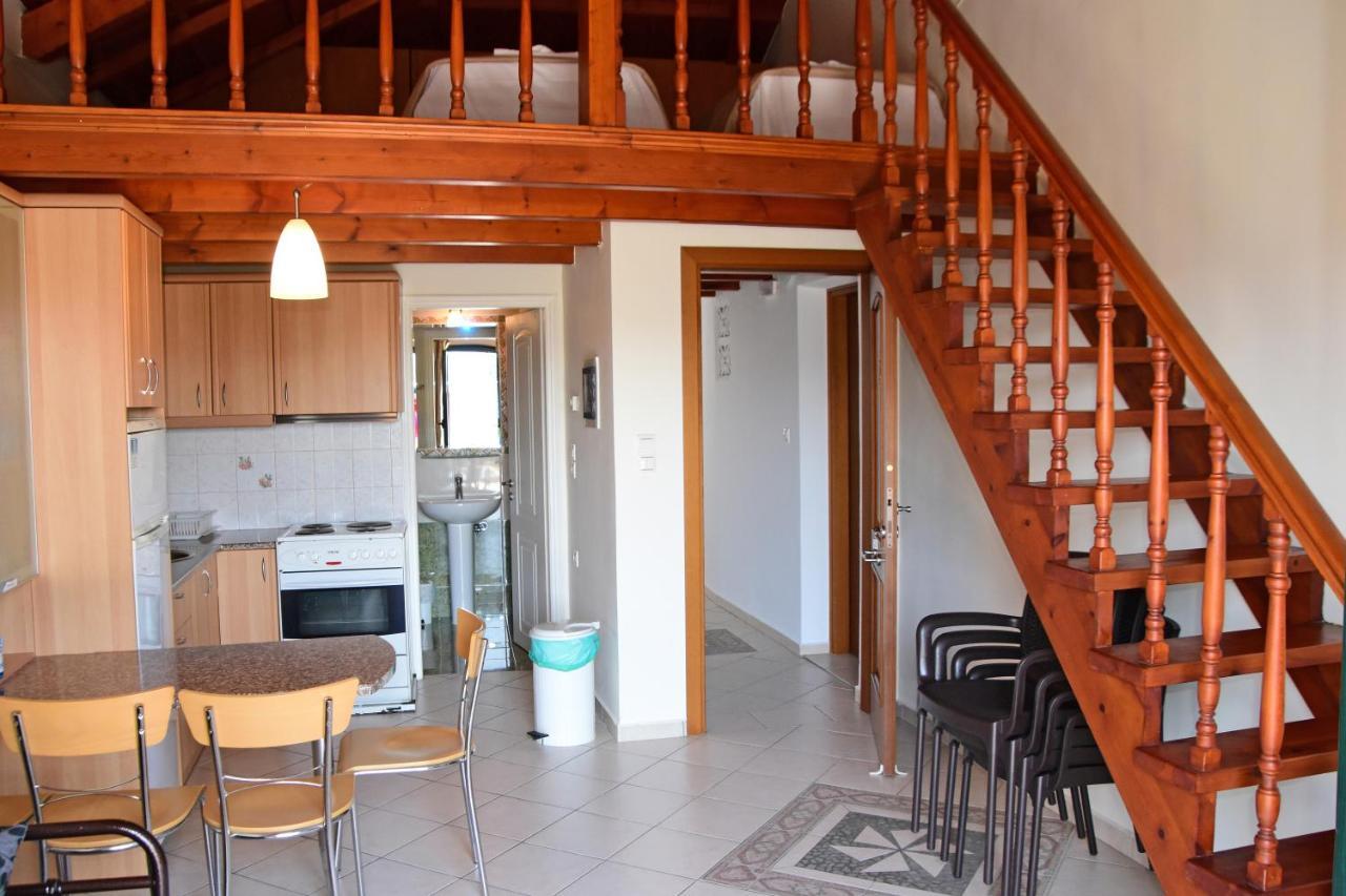 Irides Apartments Megalochori  Dış mekan fotoğraf