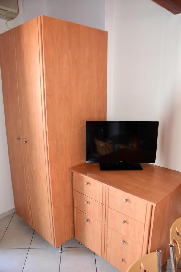 Irides Apartments Megalochori  Dış mekan fotoğraf